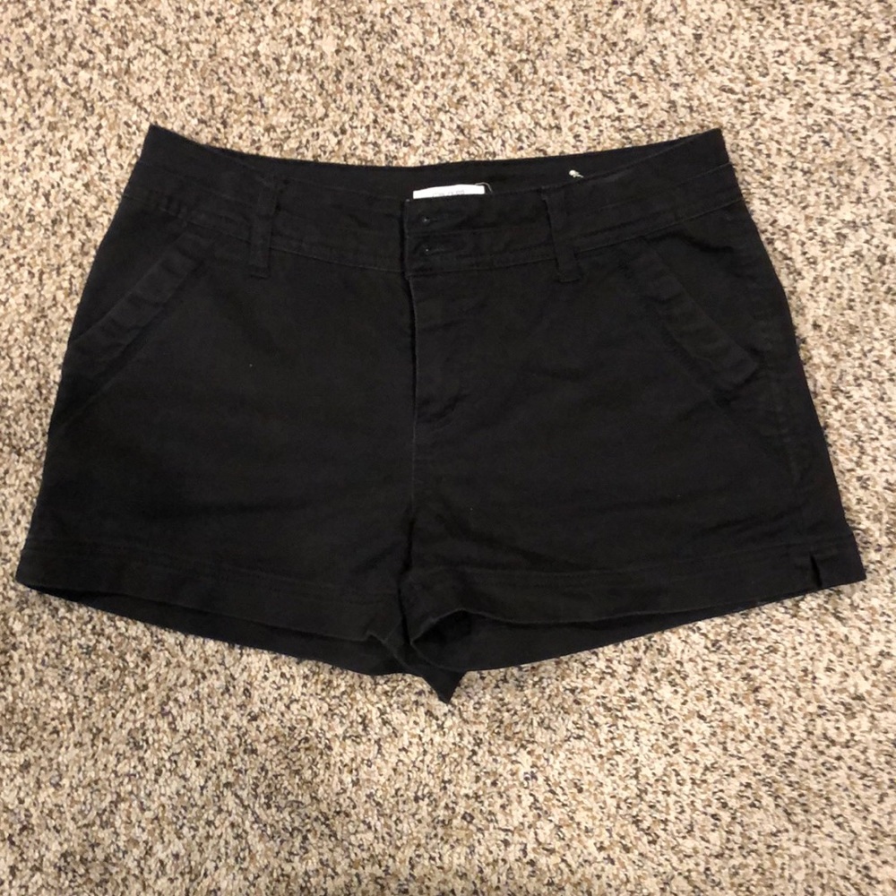Maurices 98% cotton/2% spandex Black shorts Size 6